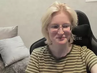 Betty's Live Sex Cam Show