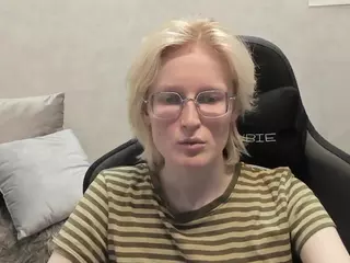 Betty's Live Sex Cam Show