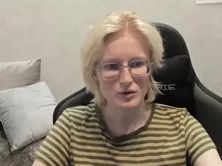 Betty's Live Sex Cam Show