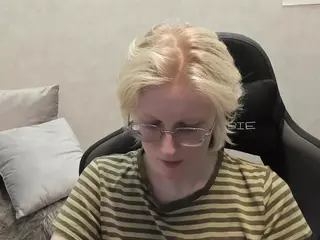 Betty's Live Sex Cam Show