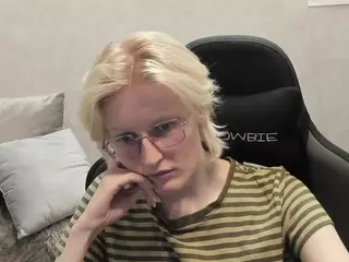 Betty's Live Sex Cam Show