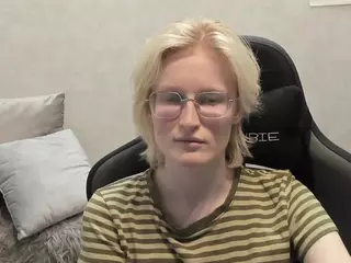 Betty's Live Sex Cam Show