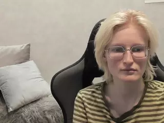 Betty's Live Sex Cam Show