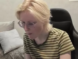 Betty's Live Sex Cam Show