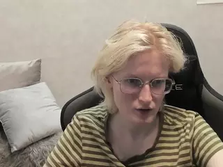 Betty's Live Sex Cam Show