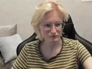 Betty's Live Sex Cam Show