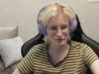 Betty's Live Sex Cam Show
