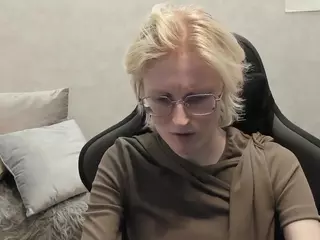 Betty's Live Sex Cam Show