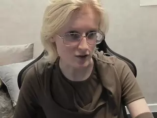 Betty's Live Sex Cam Show