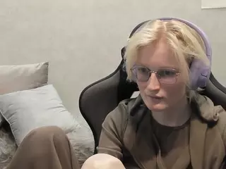 Betty's Live Sex Cam Show