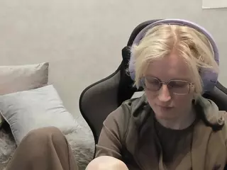 Betty's Live Sex Cam Show