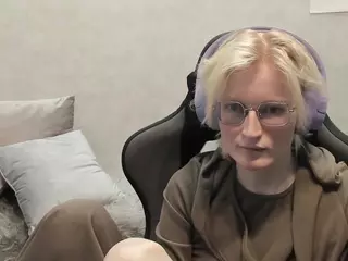 Betty's Live Sex Cam Show