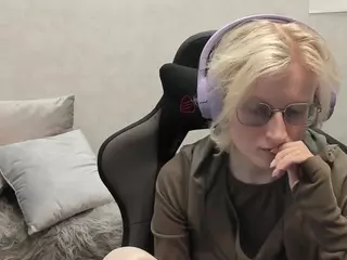 Betty's Live Sex Cam Show