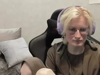 Betty's Live Sex Cam Show