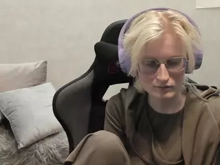 Betty's Live Sex Cam Show