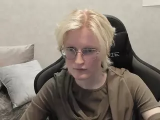 Betty's Live Sex Cam Show
