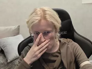 Betty's Live Sex Cam Show