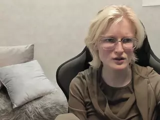 Betty's Live Sex Cam Show