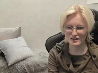 Betty's Live Sex Cam Show