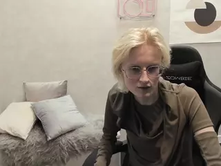 Betty's Live Sex Cam Show