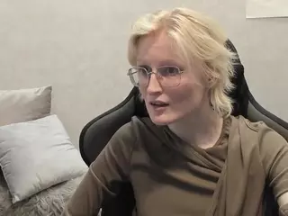 Betty's Live Sex Cam Show