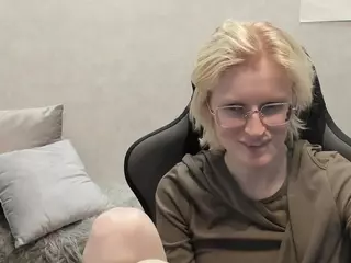 Betty's Live Sex Cam Show