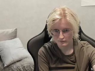 Betty's Live Sex Cam Show