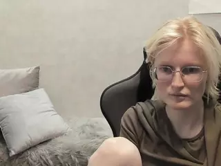 Betty's Live Sex Cam Show