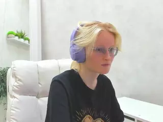 Betty's Live Sex Cam Show
