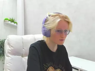 Betty's Live Sex Cam Show