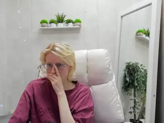 Betty's Live Sex Cam Show