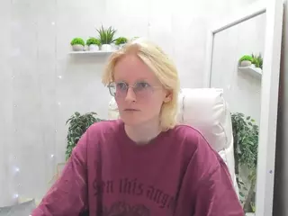 Betty's Live Sex Cam Show
