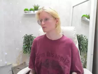 Betty's Live Sex Cam Show