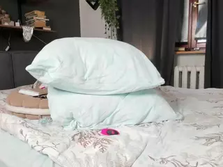 EugeniaDownton's Live Sex Cam Show
