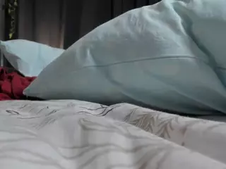 EugeniaDownton's Live Sex Cam Show