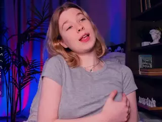 LoraFaro's Live Sex Cam Show