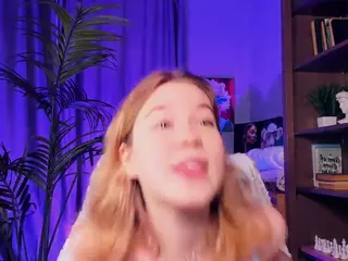 LoraFaro's Live Sex Cam Show