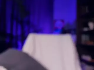 LoraFaro's Live Sex Cam Show