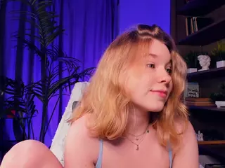 LoraFaro's Live Sex Cam Show