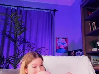 LoraFaro's Live Sex Cam Show