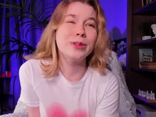 LoraFaro's Live Sex Cam Show