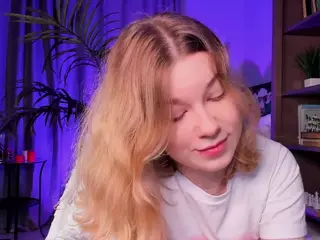 LoraFaro's Live Sex Cam Show