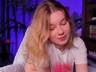 LoraFaro's Live Sex Cam Show