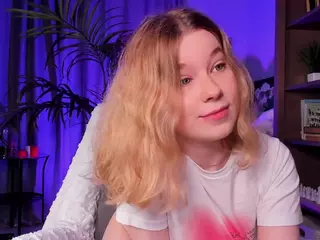 LoraFaro's Live Sex Cam Show