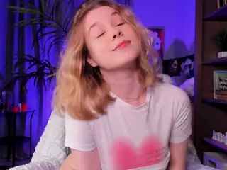 LoraFaro's Live Sex Cam Show
