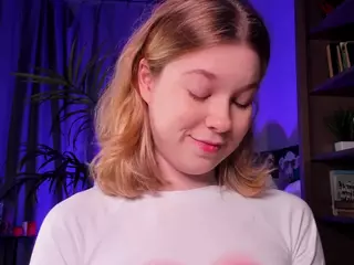 LoraFaro's Live Sex Cam Show