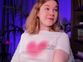 LoraFaro's Live Sex Cam Show