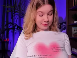 LoraFaro's Live Sex Cam Show