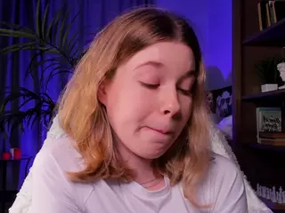 LoraFaro's Live Sex Cam Show
