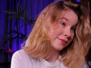 LoraFaro's Live Sex Cam Show